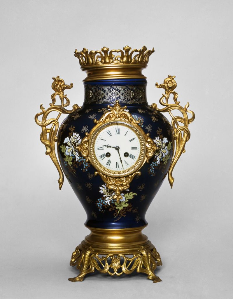 图片[1]-Bronze plated gold decorated blue porcelain bottle clock-China Archive